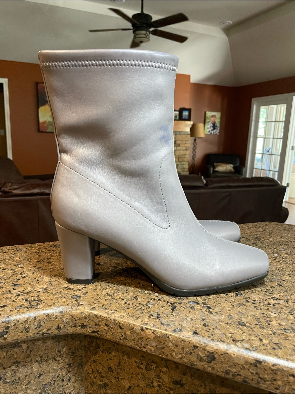 Sleek Tailored Aerosoles Cinnamon Mid-Calf Squared Toe Gray 3” Heel Boot Sz 8.5 - Picture 5 of 11